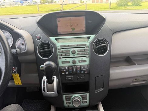 Used 2011 Honda Pilot Touring image 19