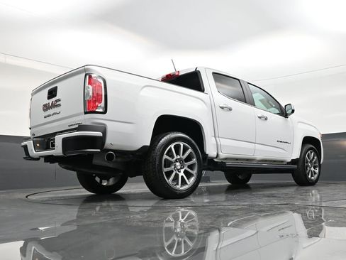Used 2022 GMC Canyon Denali image 25