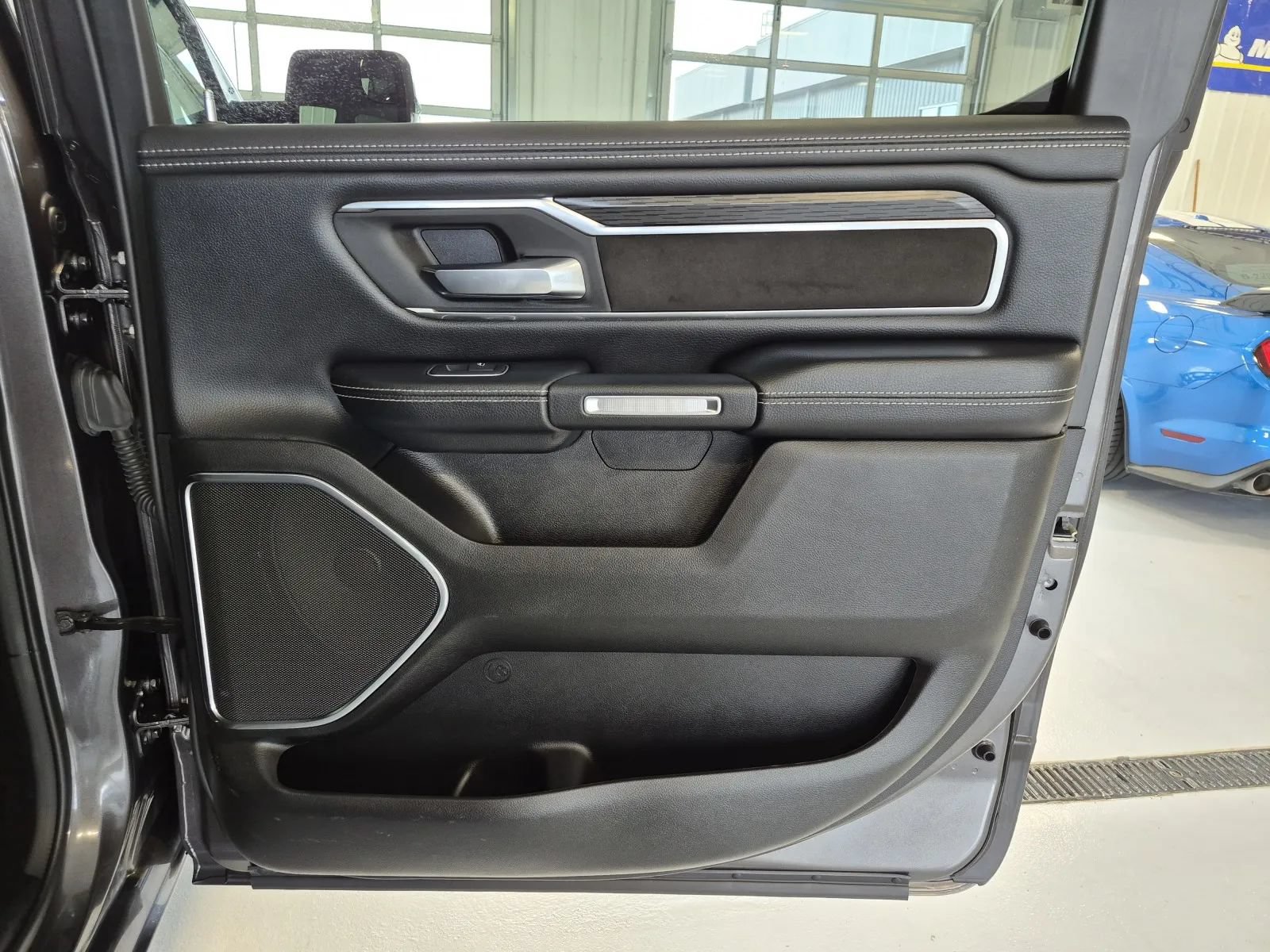 Used 2024 RAM 1500 Laramie AWD/4WD image 15