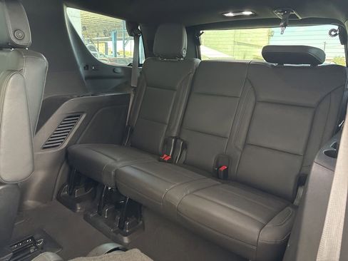 Used 2023 Chevrolet Tahoe Z71 w/ Luxury Package AWD/4WD image 18