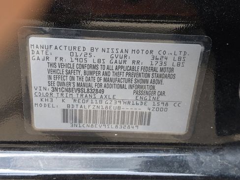 Used 2025 Nissan Versa SV FWD image 33