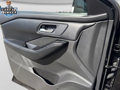 Certified 2025 Nissan Rogue SV AWD/4WD image 28