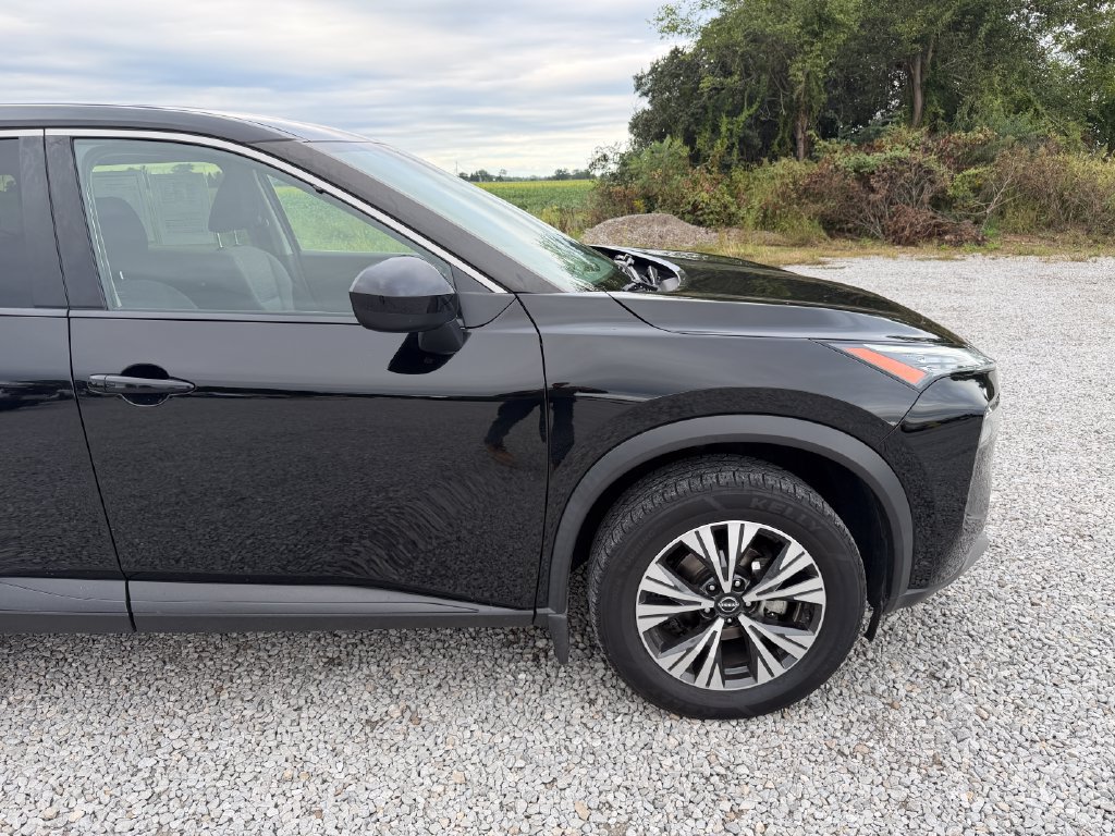 Used 2023 Nissan Rogue SV AWD/4WD image 17