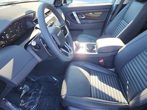 Certified 2025 Land Rover Discovery Sport S image 23