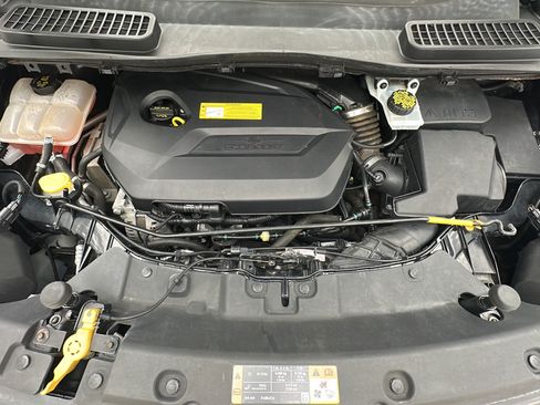 Used 2016 Ford Escape SE w/ Equipment Group 201A FWD image 19