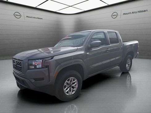 Used 2024 Nissan Frontier SV image 8