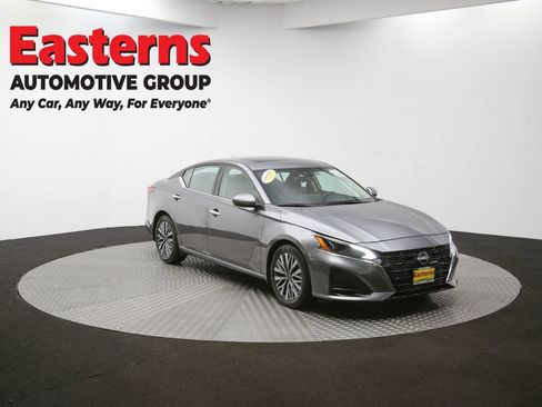 Used 2024 Nissan Altima 2.5 SV w/ SV Premium Package image 48