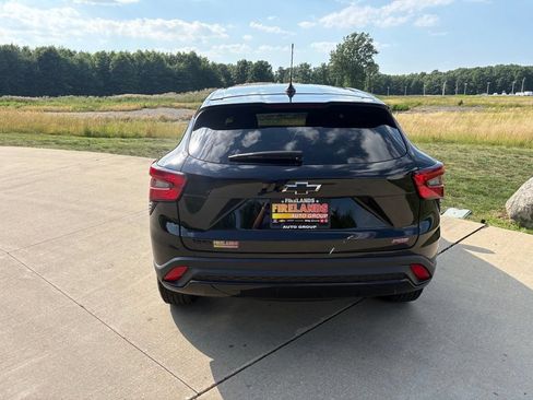 Used 2024 Chevrolet Trax RS w/ Driver Confidence Package FWD image 8