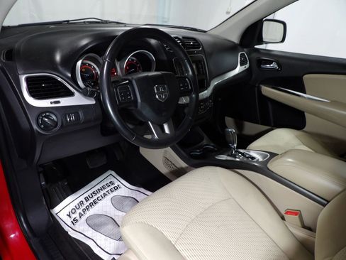 Used 2019 Dodge Journey SE FWD image 9