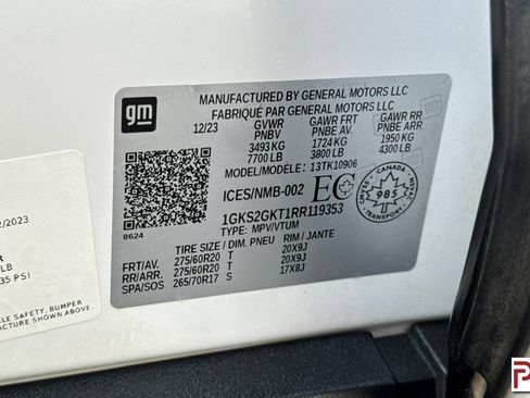 Certified 2024 GMC Yukon XL SLT w/ SLT Premium Package AWD/4WD image 37
