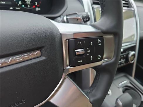 New 2026 Land Rover Discovery Limited Edition image 19