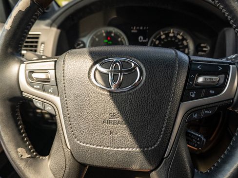 Used 2020 Toyota Land Cruiser AWD/4WD image 31