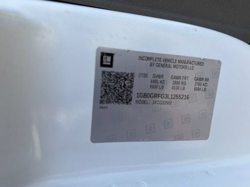 Used 2020 Chevrolet Express 3500 w/ Power Convenience Package RWD image 27