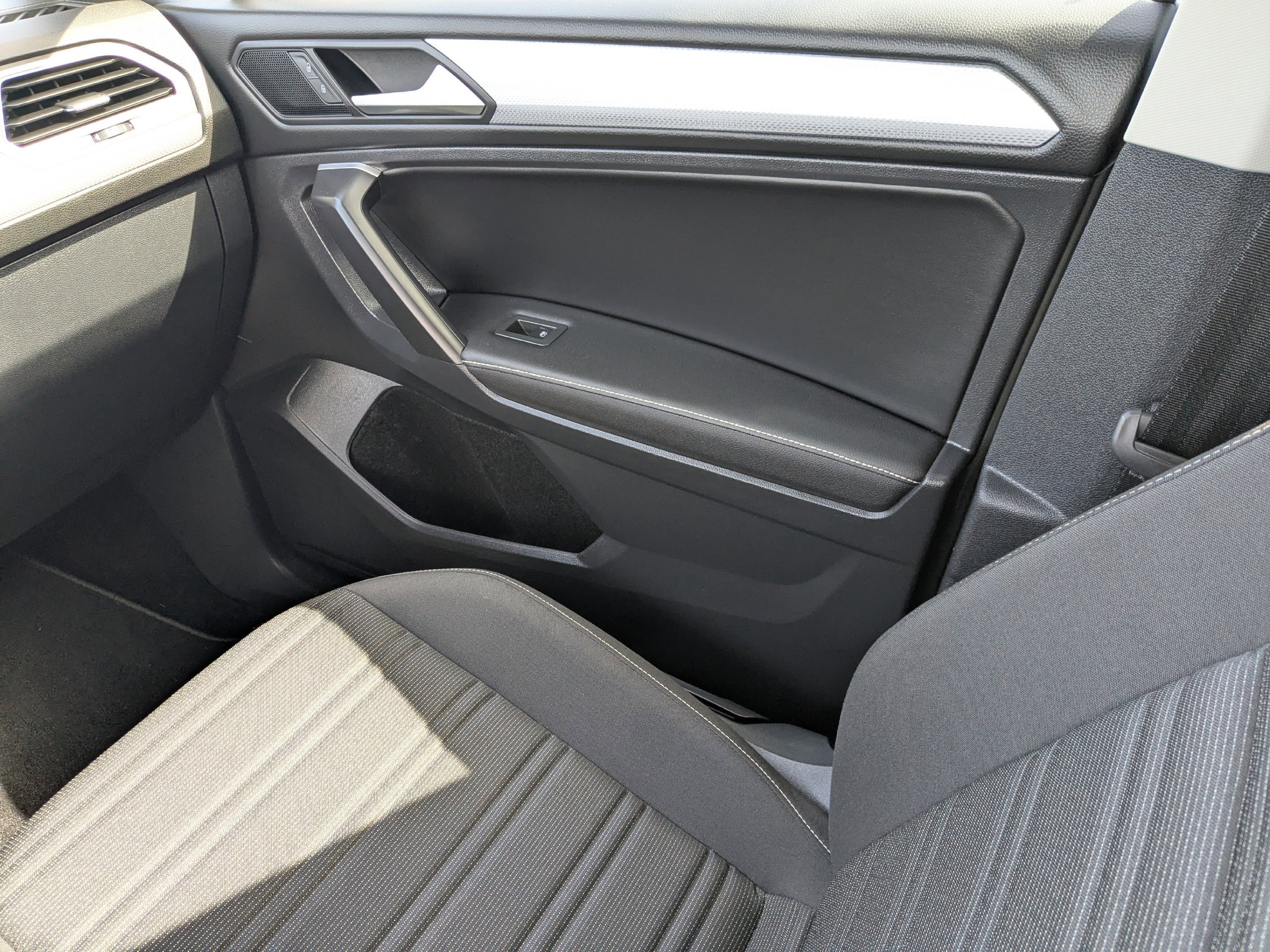 Used 2024 Volkswagen Tiguan S FWD image 17