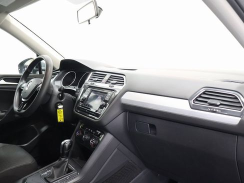 Used 2021 Volkswagen Tiguan S image 23