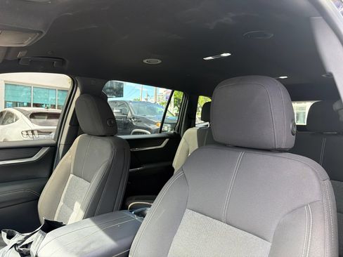 Used 2025 GMC Acadia Elevation w/ Black Edition FWD image 20