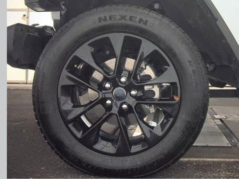 Used 2025 Jeep Wrangler Sahara w/ Safety Group image 9