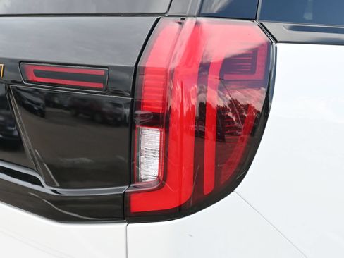 Used 2025 Ford Expedition Tremor AWD/4WD image 23