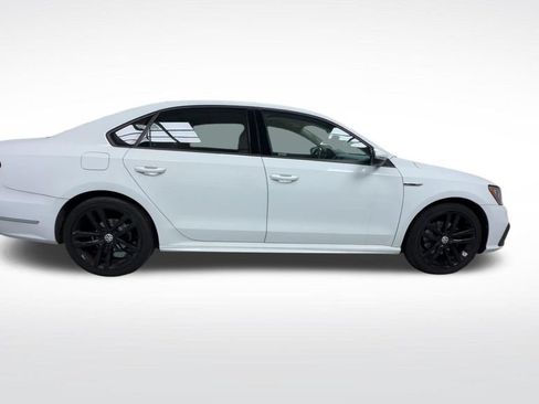 Used 2018 Volkswagen Passat 2.0T R-Line FWD image 12