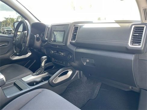 Used 2022 Nissan Frontier SV image 27