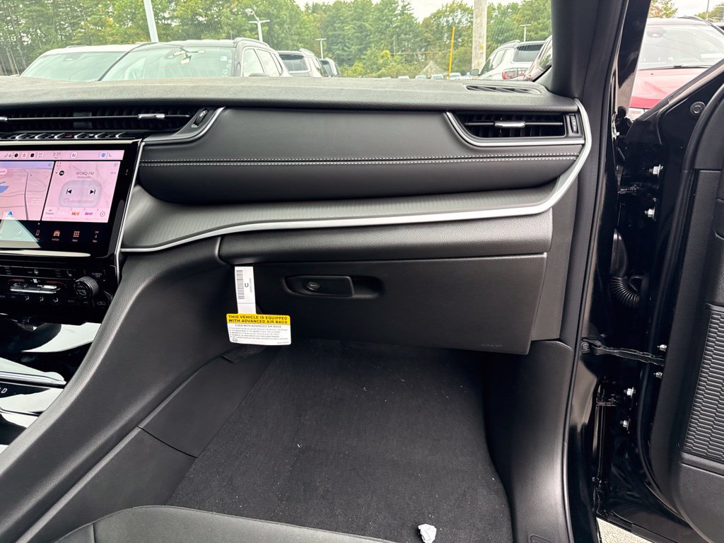 New 2027 Jeep Grand Cherokee Laredo X AWD/4WD image 27