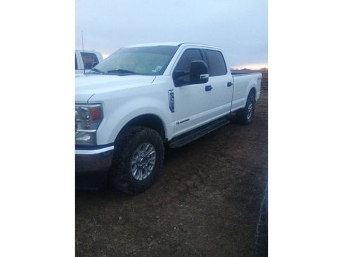 Used 2022 Ford F350 XLT image 2