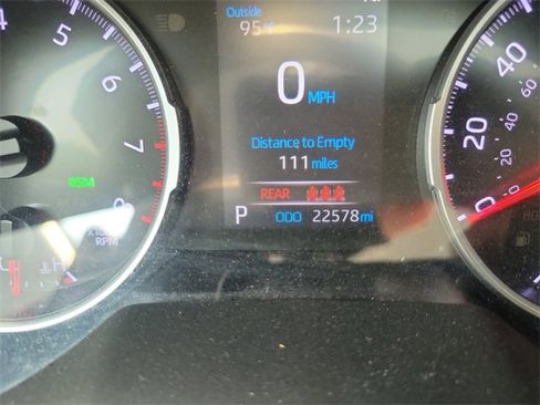 Used 2020 Toyota RAV4 XLE Premium image 18