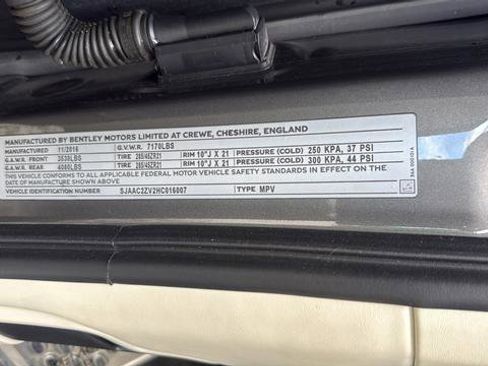 Used 2017 Bentley Bentayga W12 image 33