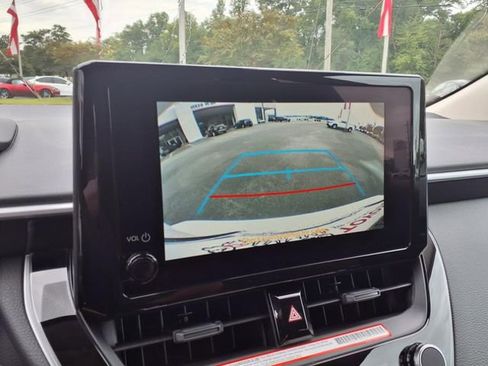 Used 2025 Toyota Corolla LE image 17