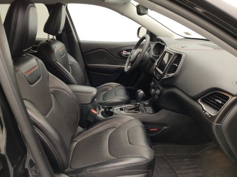Used 2022 Jeep Cherokee Trailhawk w/ Premium Leather Package AWD/4WD image 21