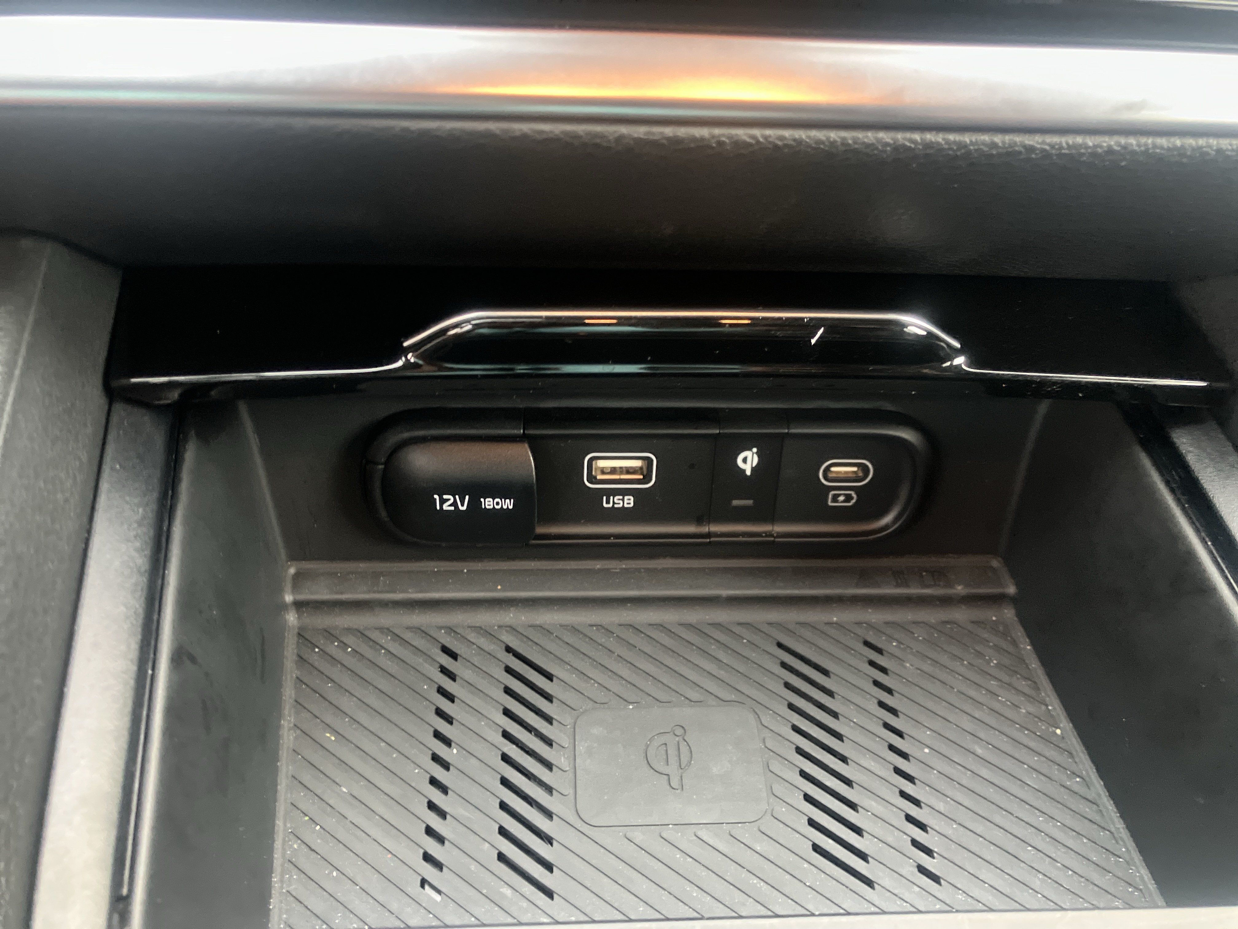 Used 2025 Kia Sportage EX AWD/4WD image 24