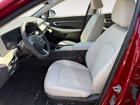 New 2025 Hyundai Sonata Limited image 10