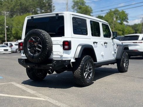 Used 2025 Jeep Wrangler Unlimited Sport AWD/4WD image 7