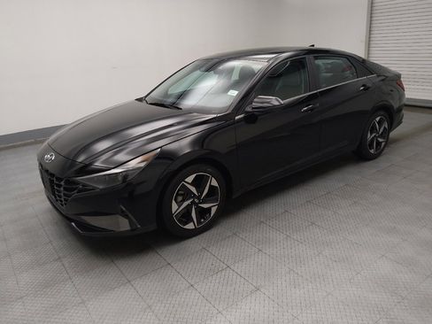 Used 2023 Hyundai Elantra Limited image 2