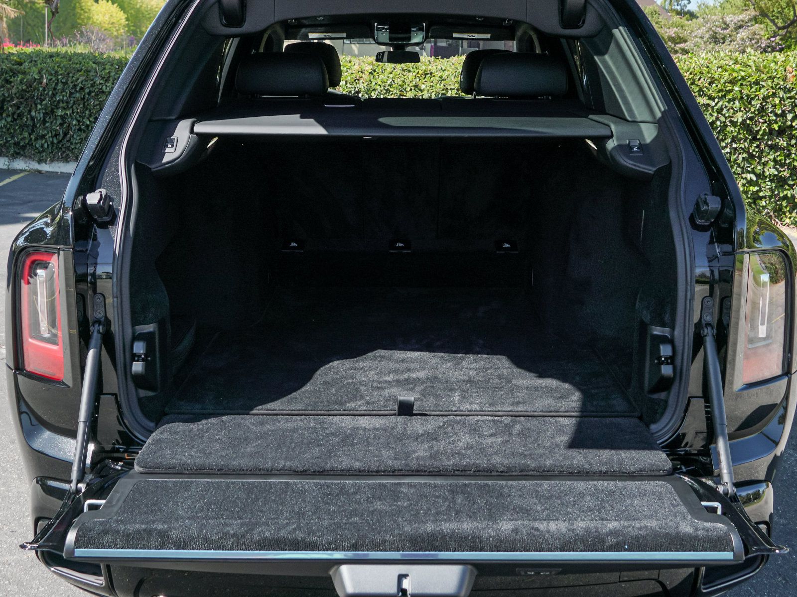 New 2027 Rolls-Royce Cullinan Black Badge AWD/4WD image 36