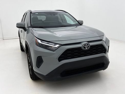 Used 2022 Toyota RAV4 XLE w/ Convenience Package AWD/4WD image 3