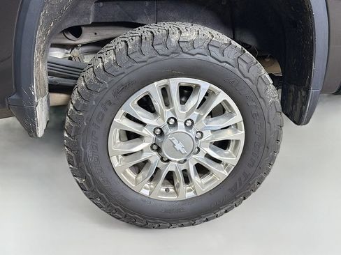 Used 2020 Chevrolet Silverado 2500 High Country w/ Technology Package AWD/4WD image 29