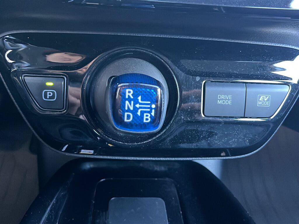 Used 2019 Toyota Prius Limited FWD image 16