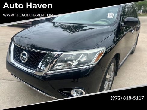 Used 2014 Nissan Pathfinder Platinum w/ Platinum Premium Package FWD image 1