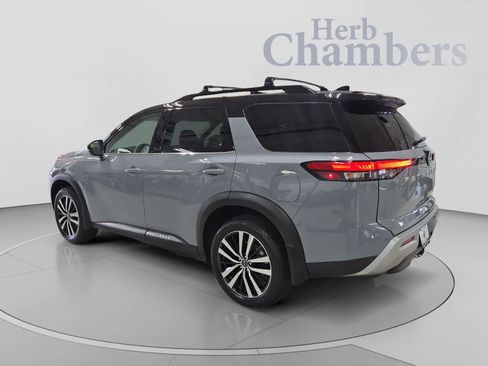 Used 2025 Nissan Pathfinder Platinum w/ Cargo Package AWD/4WD image 3