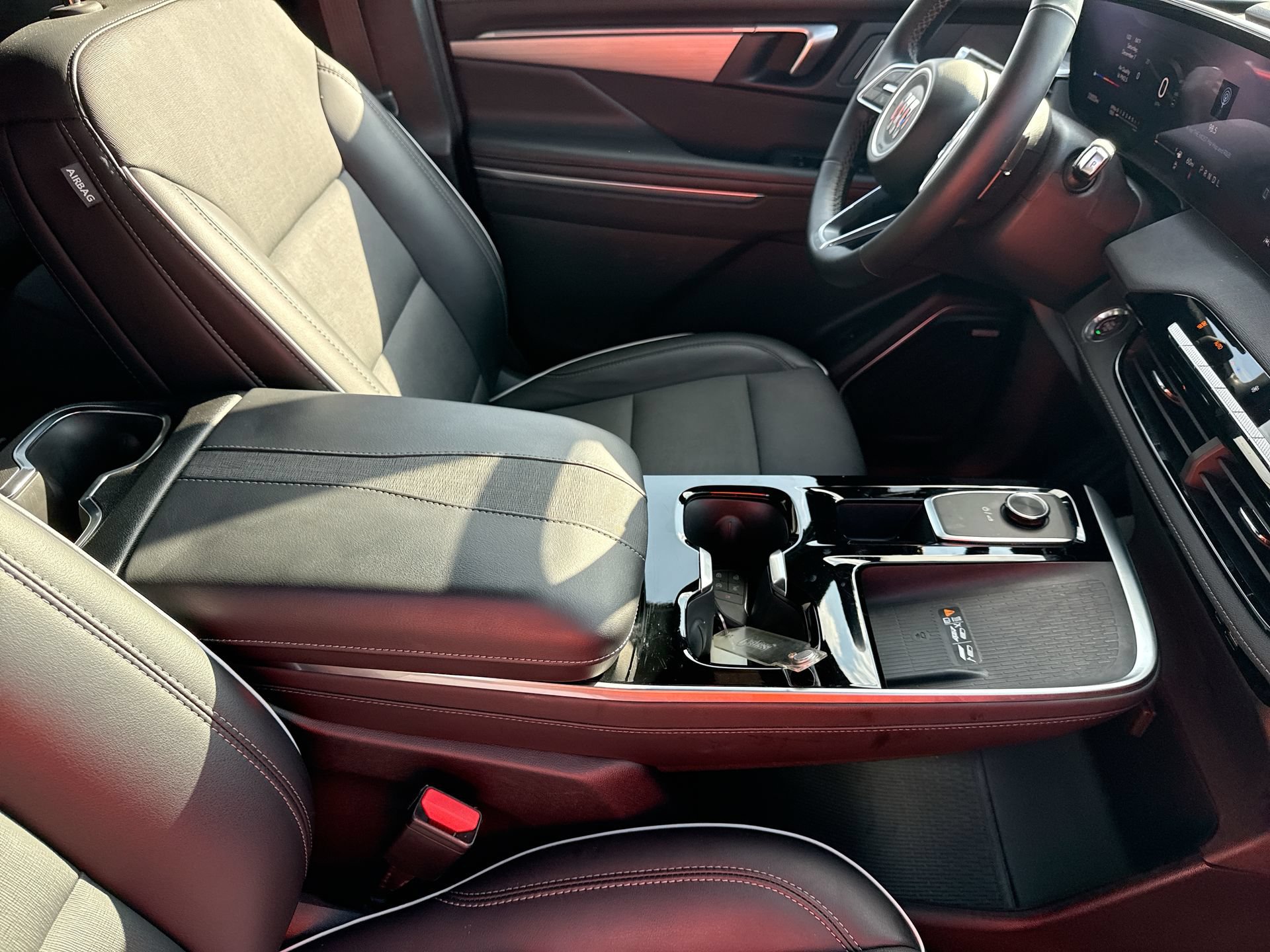 Used 2025 Buick Enclave Preferred FWD image 22