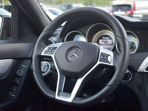 Used 2014 Mercedes-Benz C 250 C 250 Luxury Sedan 4D image 13