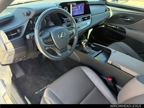 Used 2025 Lexus ES 300h w/ Premium Package image 12