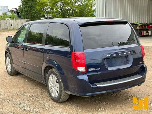 Used 2015 Dodge Grand Caravan SE w/ Quick Order Package 29E SE FWD image 4