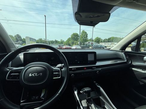 Used 2024 Kia Sorento S FWD image 35