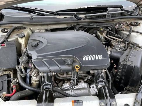 Used 2011 Chevrolet Impala LT FWD image 19