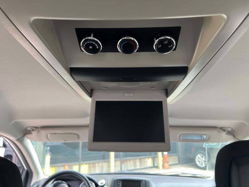 Used 2017 Dodge Grand Caravan SE w/ Power Window Group FWD image 35