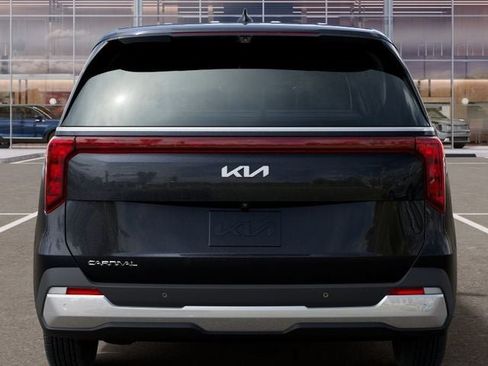 New 2026 Kia Carnival FWD image 13