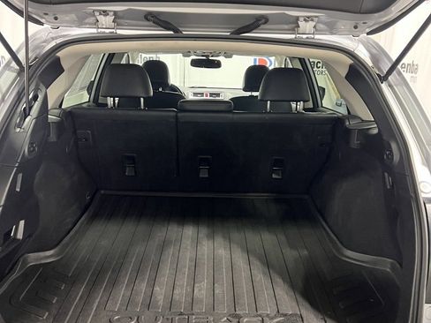 Used 2016 Subaru Outback 3.6R Limited image 16