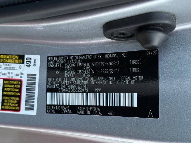Certified 2025 Toyota Sienna XLE FWD image 38